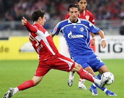 防守中被限 防守中被限